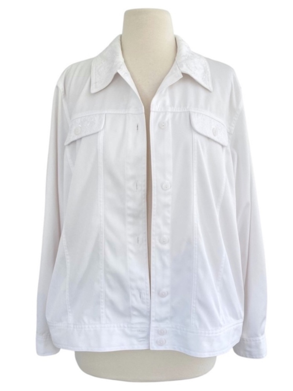 (10) Alfred Dunner Embroidered White Jacket 12